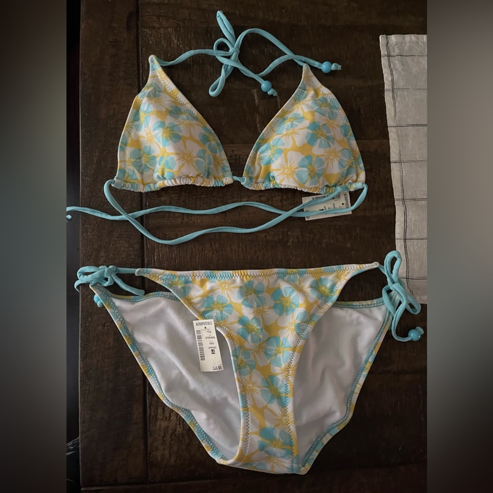 Aeropostale string bikini size Large